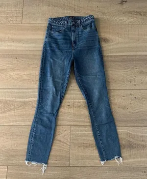 Abercrombie • Ultra High Rise Super Skinny Ankle High Rise Jeans thumbnail 2