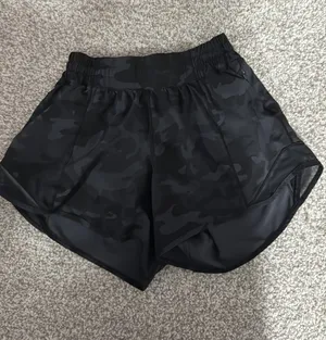 Lululemon Hotty Hot Shorts thumbnail 1