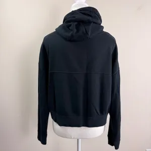 Nike Womens Black Metallic Gold Silver Logo Cropped Hoodie‎ Sweatshirt Size M thumbnail 4