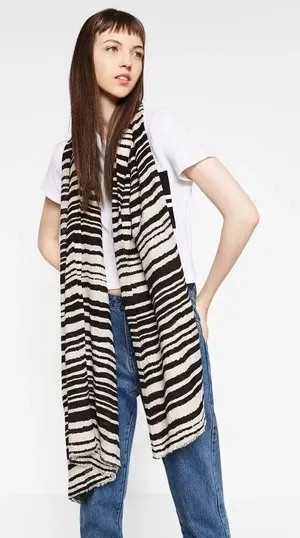 ✨Hp✨Two-Tone Printed Scarf✨ thumbnail 1
