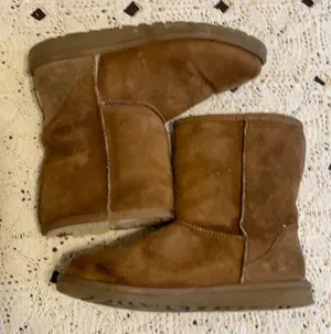 UGG short classic boots (6) chestnut tan light brown winter GUC thumbnail 1