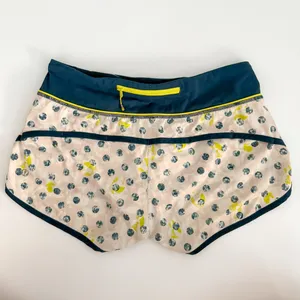 Lululemon Womens Shorts Size 4 thumbnail 2