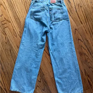Levi's Women's Cinch Baggy Jeans thumbnail 6