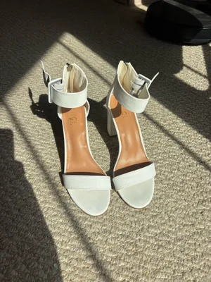 White heels Size 9 thumbnail 4
