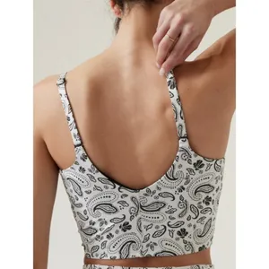 New ATHLETA XL Elation V-Neck Crop Women’s Paisley White Black X-Large A-C Cups thumbnail 2