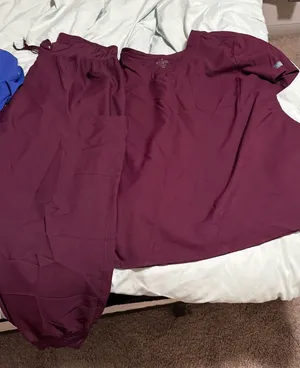 MedCouture Scrubs Set women’s xl thumbnail 1