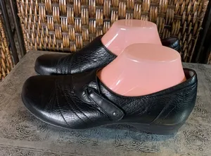 Dansko Black Leather Shoes Size 40 thumbnail 1