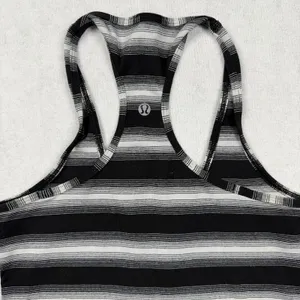 Lululemon Cool Racerback Tank Women’s Size 2 XS Black White Striped Yoga thumbnail 3