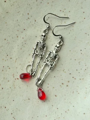 Handmade skull funky cute spooky dangle earrings 💀❤️ thumbnail 4