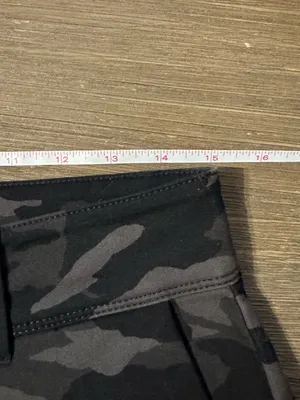 Isaac Mizrahi Black & Gray Camo Bermuda Shorts thumbnail 5