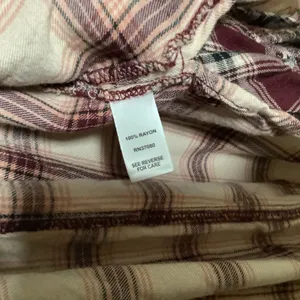 Cream Red Plaid Tartan‎ Country Cowgirl Western Distressed Casual Peasant Blouse thumbnail 3