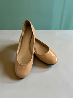 VERA WANG Nude Beige Patent Leather Ballerina Ballet Flats Size 8.5 thumbnail 2