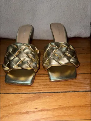Marc Fisher gold metallic woven sandals #glamour #summer thumbnail 2