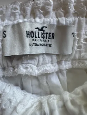 Hollister White Eyelet Ruffle Ultra High-Rise Elastic Waist Shorts size small thumbnail 3