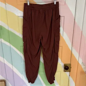 Fabletics Ripstop Cargo Brown Check Trendy Casual Quick Dry Joggers Sz M 💚🍄 thumbnail 6