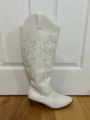 cowgirl boots White Size none thumbnail 2