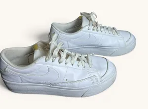 Nike Blazer Low Platform Triple White Womens 8.5 Sneakers DD0292-100‎ thumbnail 1