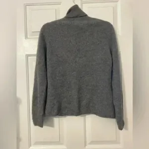 Madison Cashmere Gray Turtleneck Sweater Cropped Slim Fit Pullover Fuzzy‎ XL thumbnail 2