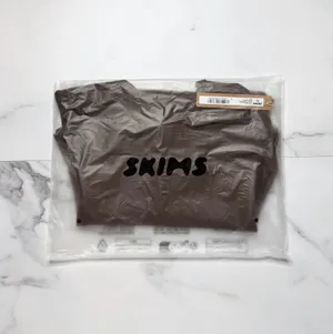 NWT Skims Body Core Sculpt Plunge Thong Bodysuit thumbnail 3