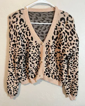 Cardigan thumbnail 1