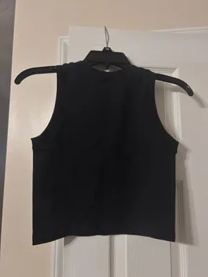 Dynamic Black Cropped Tank thumbnail 3