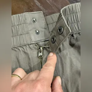 Abercrombie and Fitch Cargo Utility Shorts in Grey Size XL NWT thumbnail 7