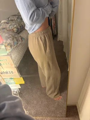 Alo Yoga Straight Accolade Leg Sweatpants thumbnail 3