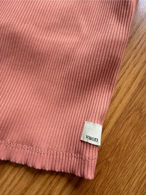 Vuori Ribbed Crop Tank Size Small thumbnail 5