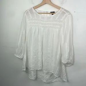 Torrid White Eyelet & Lace Embroidered Hi-Lo Blouse size 1X thumbnail 3