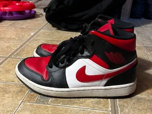 Jordan Retro Mid 1 Black Red thumbnail 1
