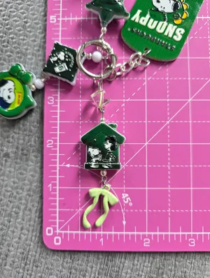 𝙎𝙤𝙡𝙙! 𝘿𝙤 𝙣𝙤𝙩 𝙗𝙪𝙮 𝙥𝙡𝙚𝙖𝙨𝙚!  Snoopy Starbucks Bag Charm Keychain thumbnail 9