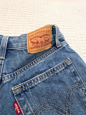 Levi’s high waisted mom shorts medium wash size 24 thumbnail 3