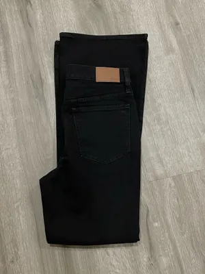 Madewell High-Rise Black Flare Jeans thumbnail 5