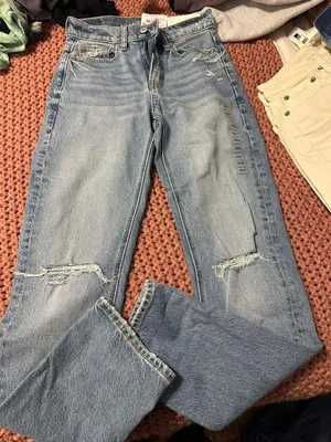 American Eagle High-Rise Straight Jeans thumbnail 1