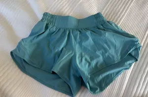 Lululemon 2.5" Hotty Hot Shorts Low Rise thumbnail 1