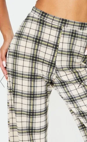 Pretty Little Thing Black Print Wide Leg Pants thumbnail 3