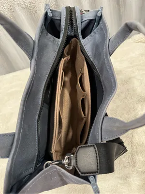 Marc Jacob’s The Tote Bag thumbnail 6