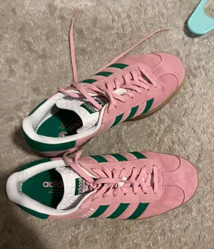 Adidas shoes thumbnail 1