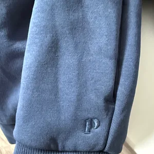 Pact Women’s Crew Neck Sweatshirt in Navy Blue Size Small with Pockets thumbnail 6