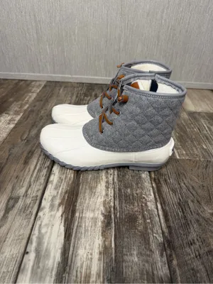 Women’s Gray and White Winter Duck Boots Size 8 thumbnail 3