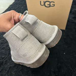 UGG Neumel gray fur lace up ankle boots booties shoes women’s 9 Preowned thumbnail 6