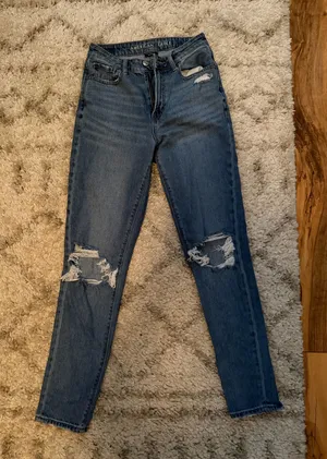 American Eagle Mom Jeans thumbnail 1