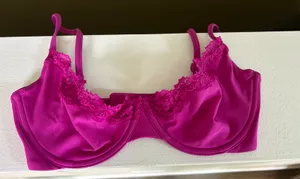 SKIMS Lace Bra thumbnail 1
