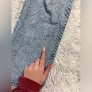 pacsun 90s boyfriend distressed jeans thumbnail 5