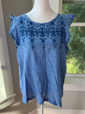LOFT Chambray Blue Cotton Embroidered Flutter Sleeve Top Sz Medium thumbnail 1
