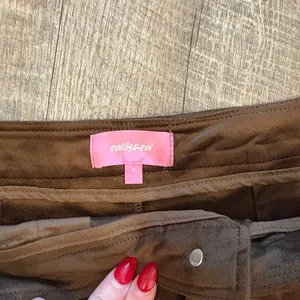 Edikted Brown Studded Low-Rise Jean Shorts with Belt thumbnail 2