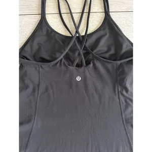 Lululemon black tank top size 8 excellent pre owned condition thumbnail 6