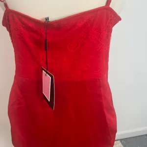 Pretty Little Thing Red Strappy Satin Gathered Midi Dress in Red thumbnail 11