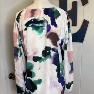 CAbi Mystic Watercolor V-Neck Blouse in Purple, Teal & Pink Sz M thumbnail 3