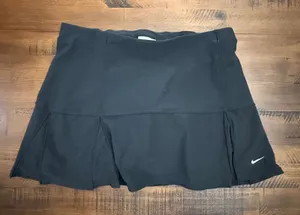 Nike Women's Medium Black Tennis Golf Skirt Athletic Skort Pleated‎ Activewear thumbnail 1